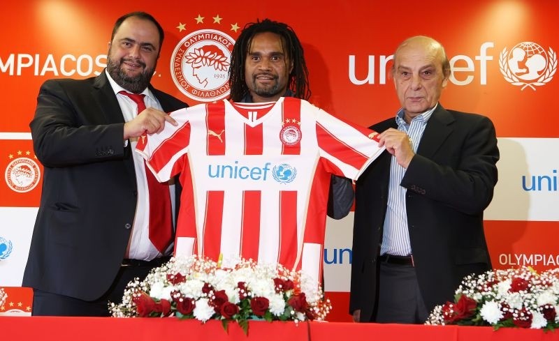 Olympiacos FC and UNICEF join forces to immunize children